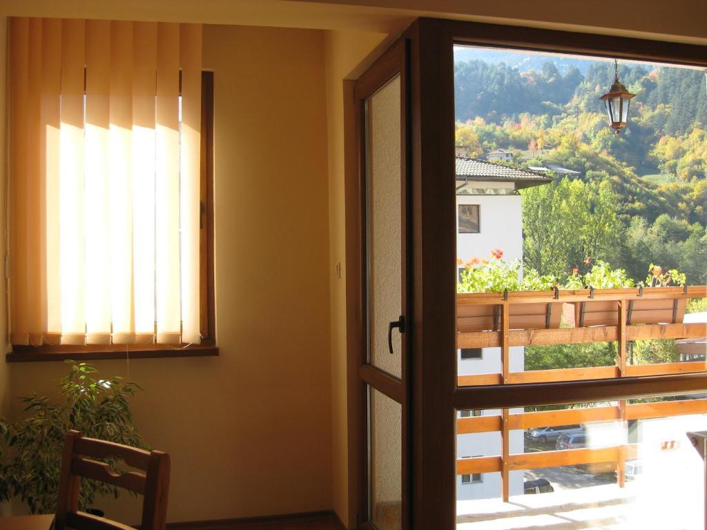 Family Hotel Veronika Dewin Exterior foto