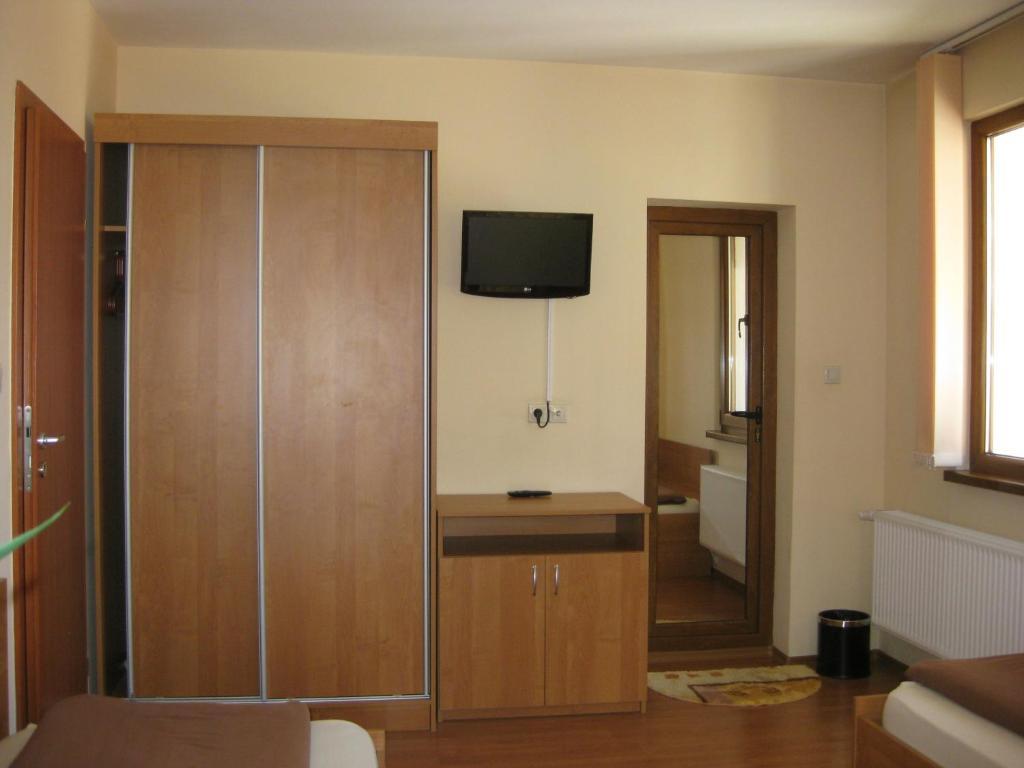 Family Hotel Veronika Dewin Exterior foto