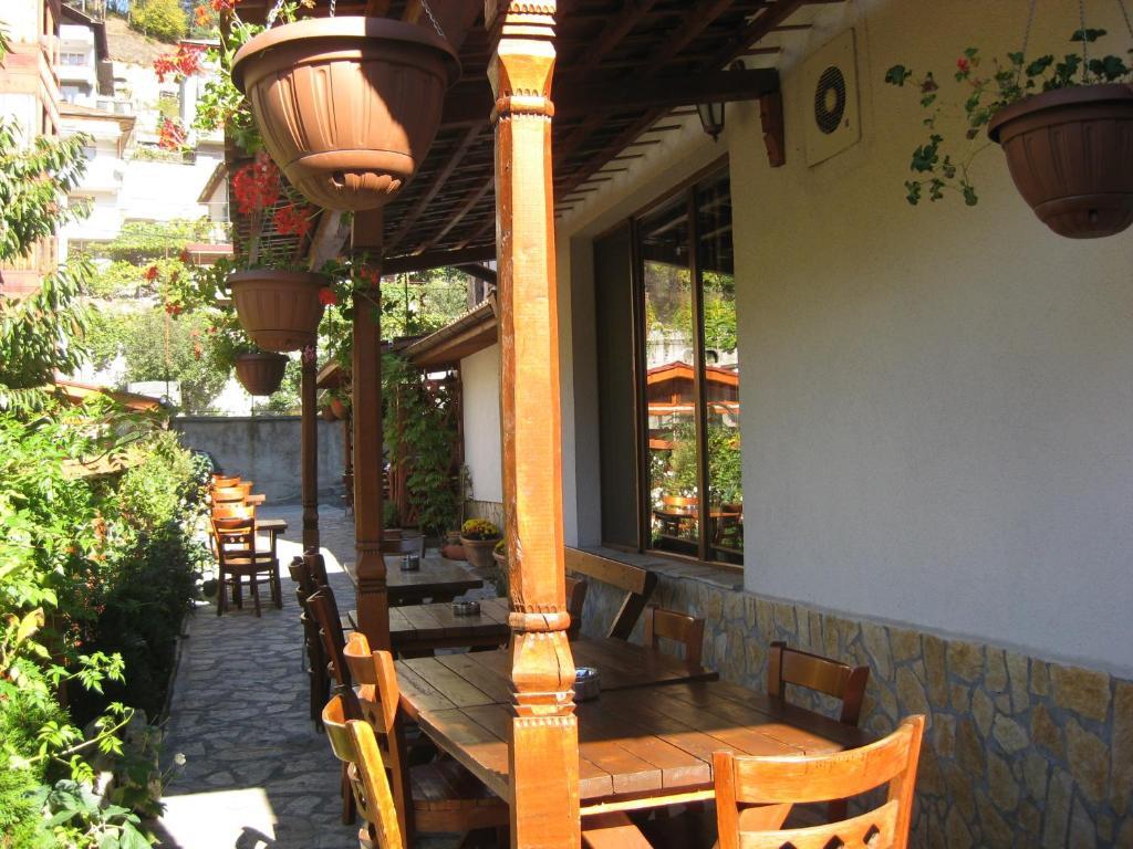Family Hotel Veronika Dewin Exterior foto