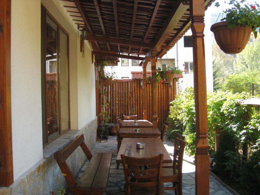 Family Hotel Veronika Dewin Exterior foto