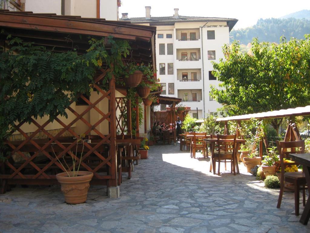 Family Hotel Veronika Dewin Exterior foto