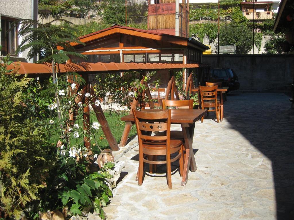 Family Hotel Veronika Dewin Exterior foto